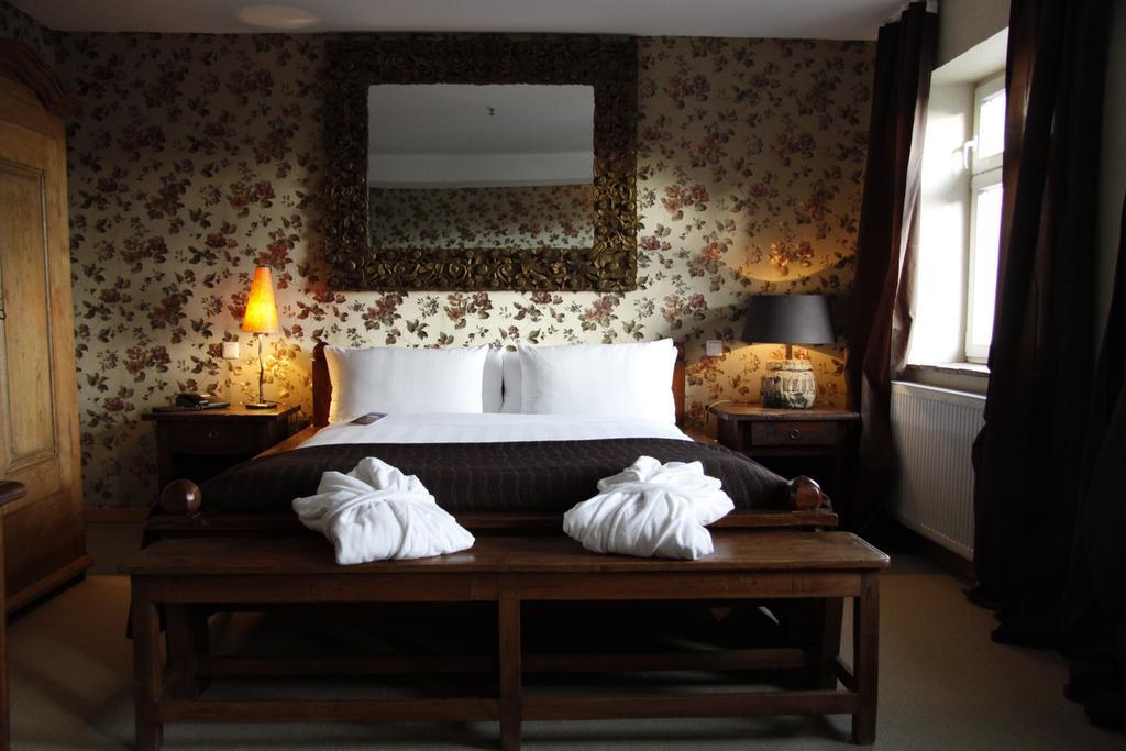 Zur Ewigen Lampe Romantisches Landhotel & Restaurant Nideggen Room photo