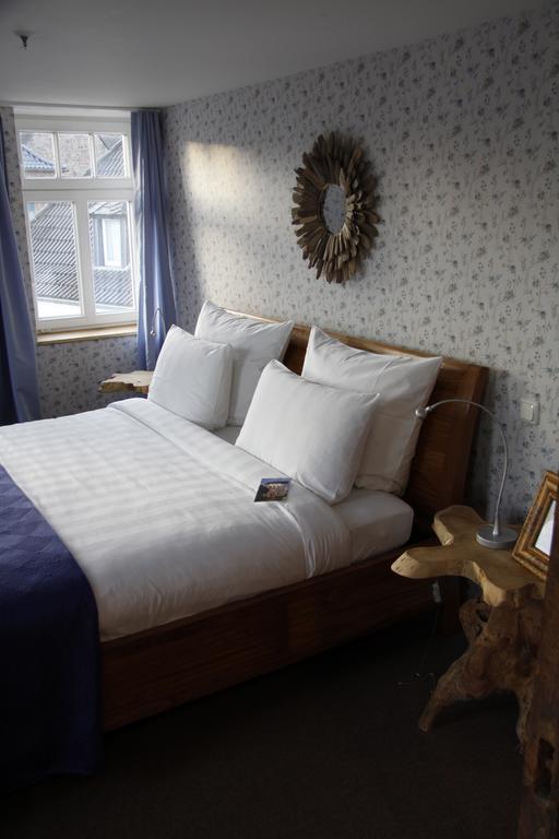 Zur Ewigen Lampe Romantisches Landhotel & Restaurant Nideggen Room photo