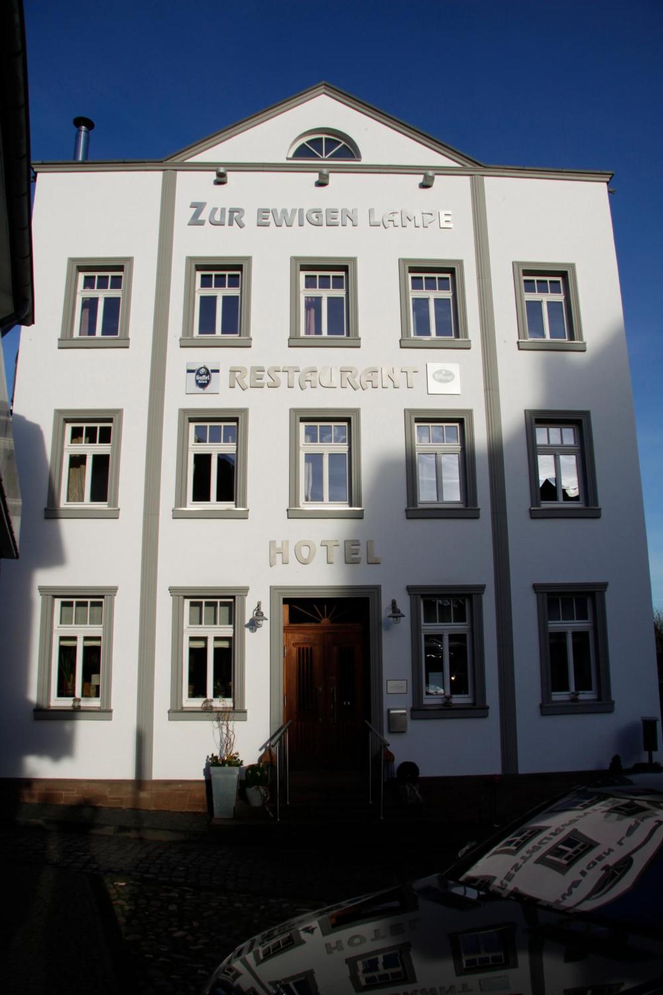 Zur Ewigen Lampe Romantisches Landhotel & Restaurant Nideggen Exterior photo